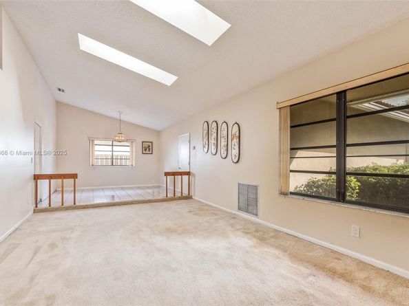 5641 Thistledown Ter, Davie FL 33331