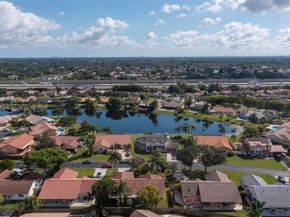 5641 Thistledown Ter, Davie FL 33331