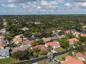 5641 Thistledown Ter, Davie FL 33331