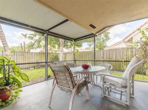 5641 Thistledown Ter, Davie FL 33331