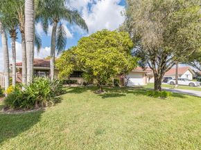 5641 Thistledown Ter, Davie FL 33331