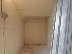 945 NE 34th Ave 103, Homestead FL 33033