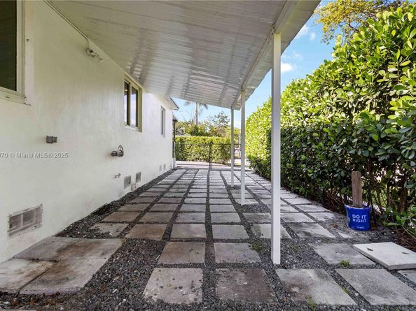 200 NW 134th St, North Miami FL 33168