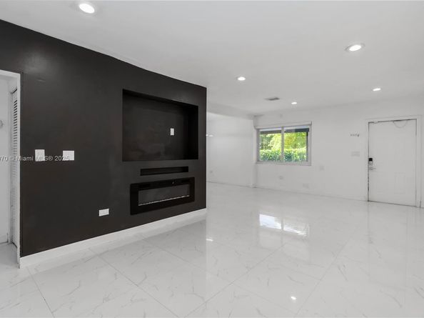 200 NW 134th St, North Miami FL 33168
