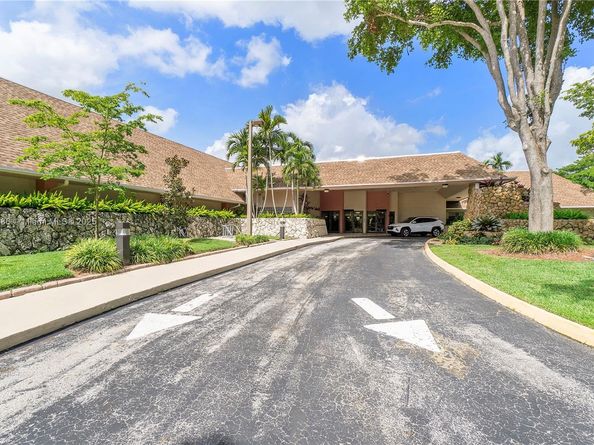 8950 Sunrise Lakes Blvd 311, Sunrise FL 33322