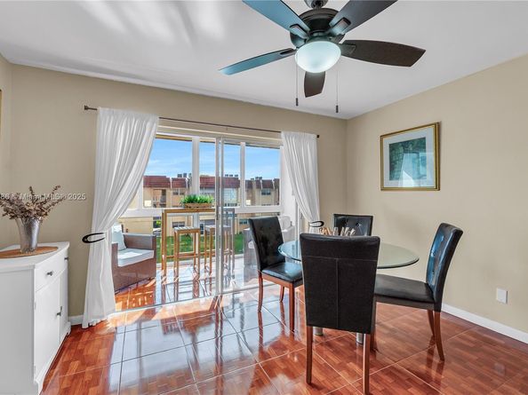 8950 Sunrise Lakes Blvd 311, Sunrise FL 33322