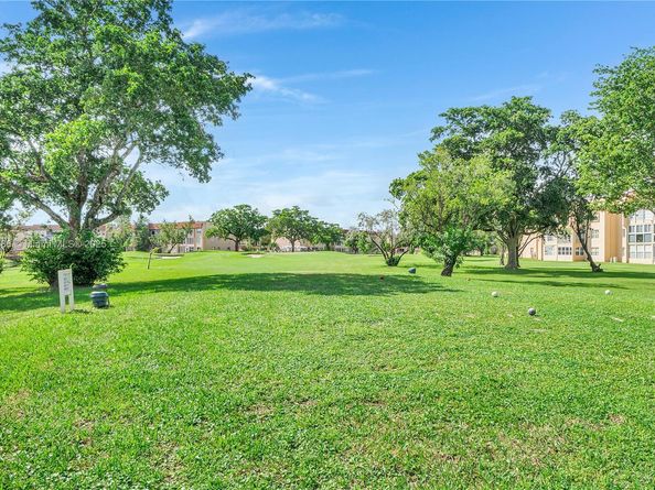 8950 Sunrise Lakes Blvd 311, Sunrise FL 33322