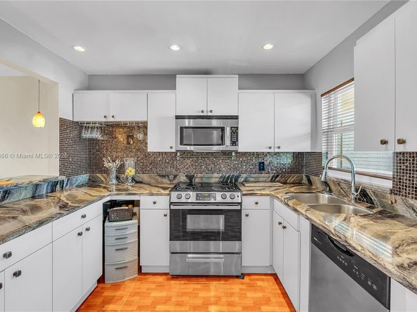 8950 Sunrise Lakes Blvd 311, Sunrise FL 33322