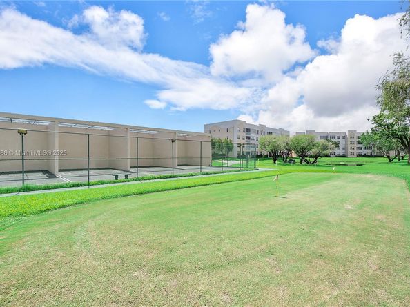 8950 Sunrise Lakes Blvd 311, Sunrise FL 33322