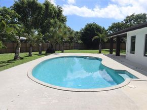 17191 SW 85th Ave, Palmetto Bay FL 33157