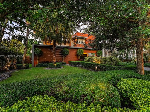 7621 SW 59th Ct, South Miami FL 33143