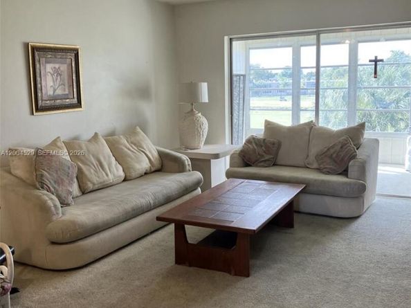 1045 Country Club Dr 307, Margate FL 33063