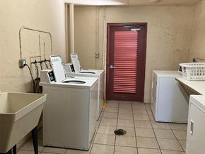 1045 Country Club Dr 307, Margate FL 33063