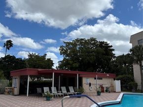 1045 Country Club Dr 307, Margate FL 33063