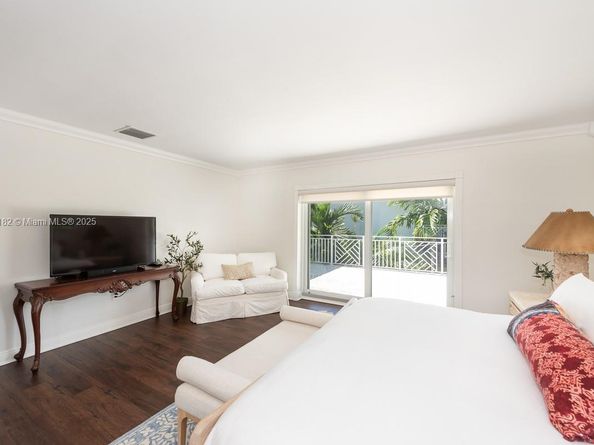 9400 E Broadview Dr, Bay Harbor Islands FL 33154