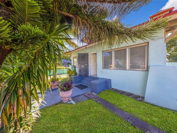 1334 SW 4th St, Miami FL 33135