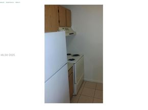 6023 10th Ave N 215, Green Acres FL 33463