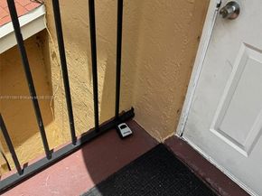 6023 10th Ave N 215, Green Acres FL 33463