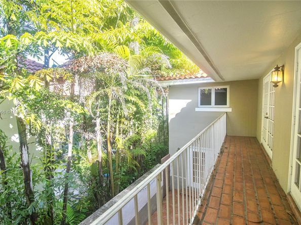 1543 Dorado Ave, Coral Gables FL 33146