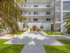 10001 W Bay Harbor Dr 404, Bay Harbor Islands FL 33154