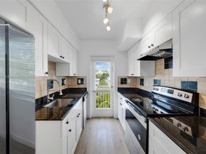 10001 W Bay Harbor Dr 404, Bay Harbor Islands FL 33154