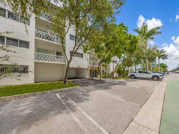 10001 W Bay Harbor Dr 404, Bay Harbor Islands FL 33154