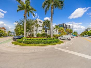 10001 W Bay Harbor Dr