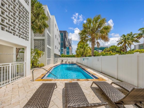 10001 W Bay Harbor Dr 404, Bay Harbor Islands FL 33154