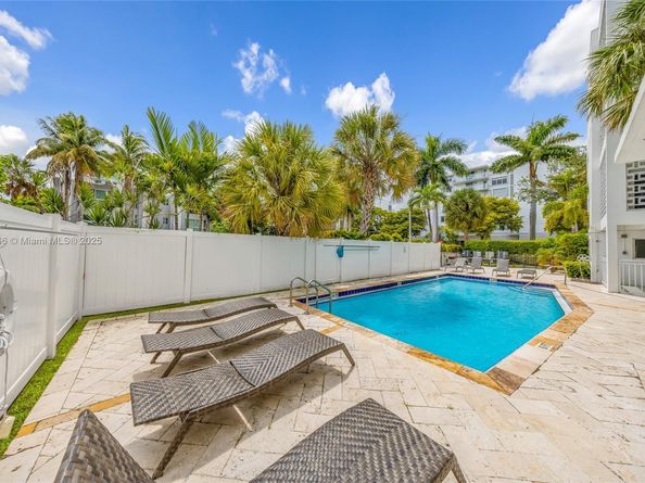 10001 W Bay Harbor Dr 404, Bay Harbor Islands FL 33154