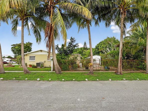 7201 SW 4th Ct, North Lauderdale FL 33068