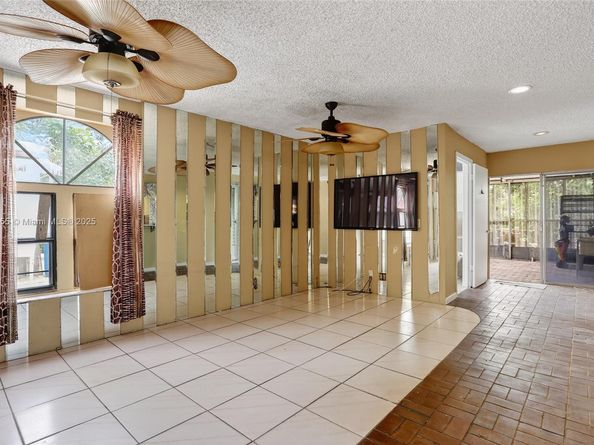 7201 SW 4th Ct, North Lauderdale FL 33068