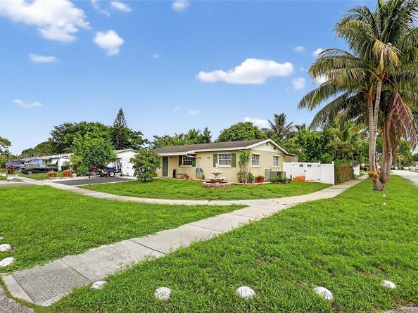 7201 SW 4th Ct, North Lauderdale FL 33068