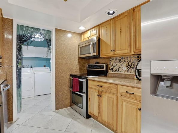 7201 SW 4th Ct, North Lauderdale FL 33068