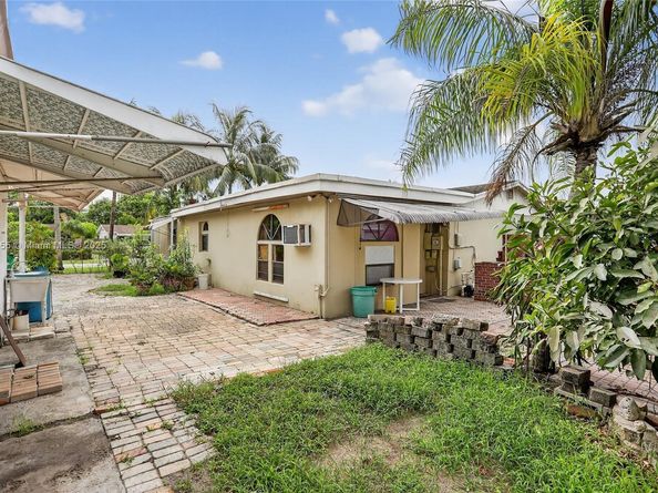 7201 SW 4th Ct, North Lauderdale FL 33068