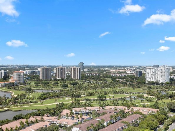 3500 Mystic Pointe Dr 3505, Aventura FL 33180