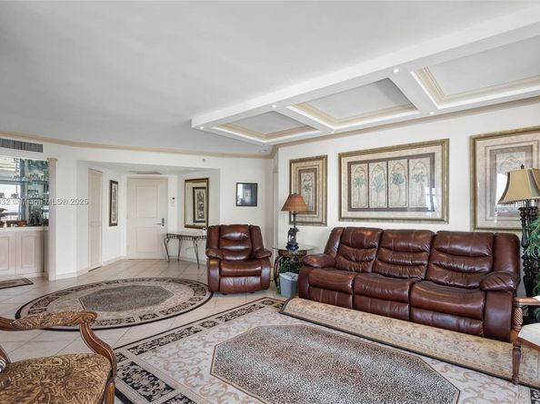 3500 Mystic Pointe Dr 3505, Aventura FL 33180