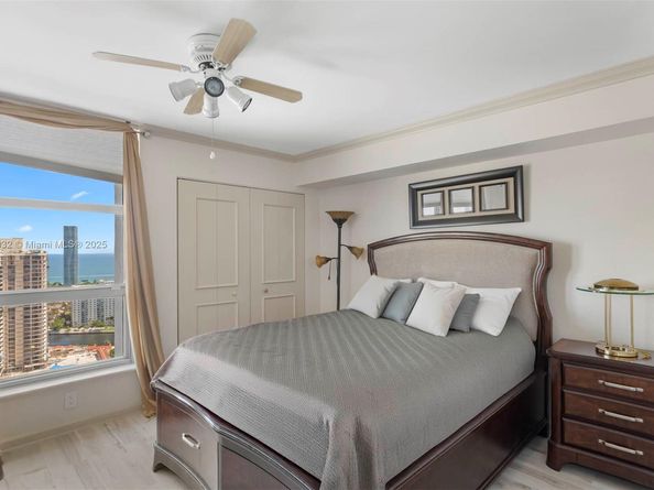 3500 Mystic Pointe Dr 3505, Aventura FL 33180