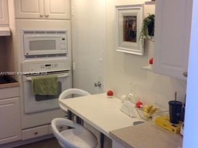 400 Kings Point Dr 810, Sunny Isles Beach FL 33160