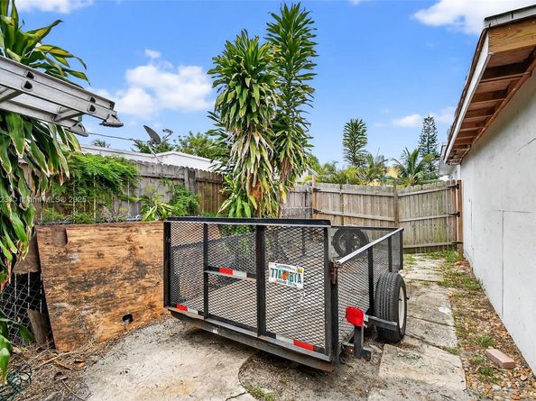 435 Avenida Alegre, West Palm Beach FL 33405