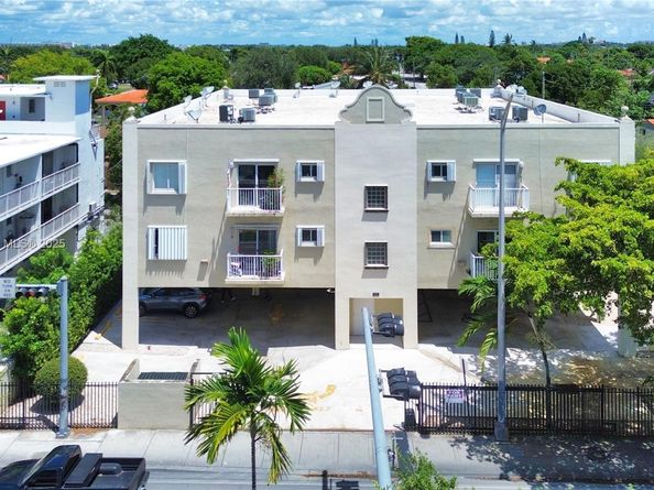 3201 W Flagler St 209, Miami FL 33135