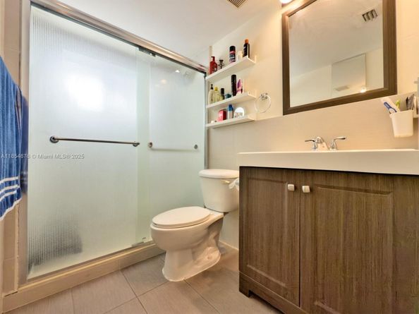 3201 W Flagler St 209, Miami FL 33135