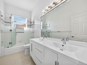 13003 SW 41st St, Davie FL 33330