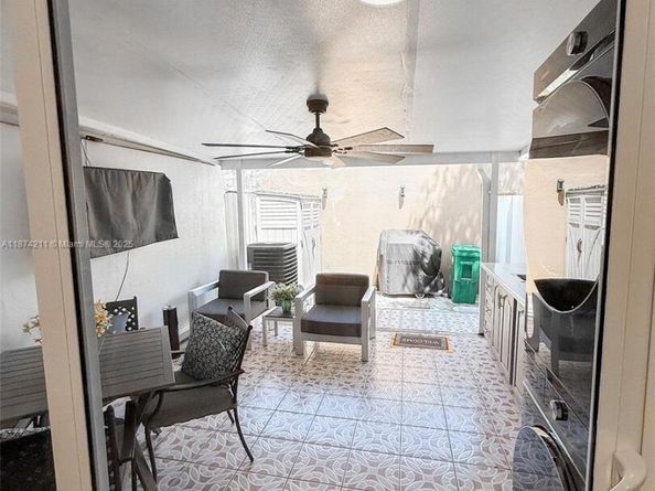 1805 SW 107th Ave 2610, Miami FL 33165