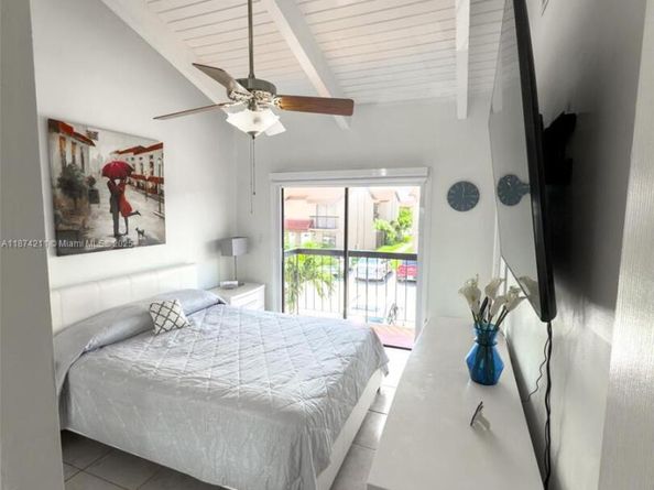 1805 SW 107th Ave 2610, Miami FL 33165
