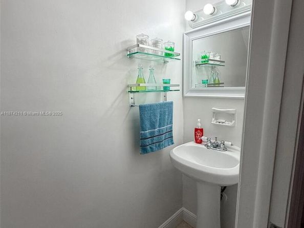 1805 SW 107th Ave 2610, Miami FL 33165