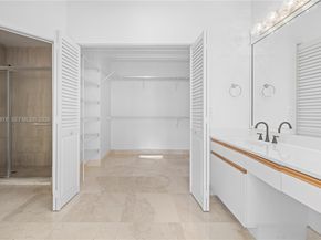 3600 Mystic Pointe Dr PH6, Aventura FL 33180