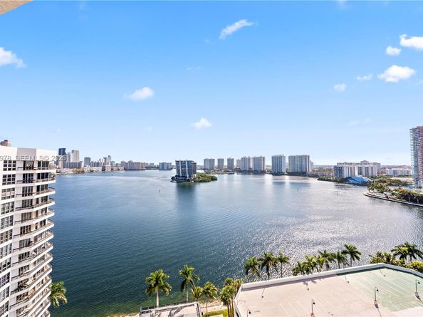 3600 Mystic Pointe Dr PH6, Aventura FL 33180