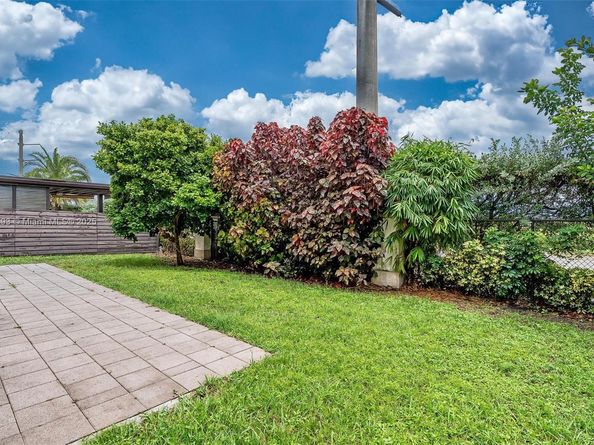 16175 SW 136th Ter, Miami FL 33196
