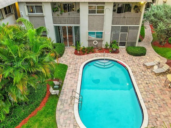 1541 NE 34th Ct 104, Oakland Park FL 33334