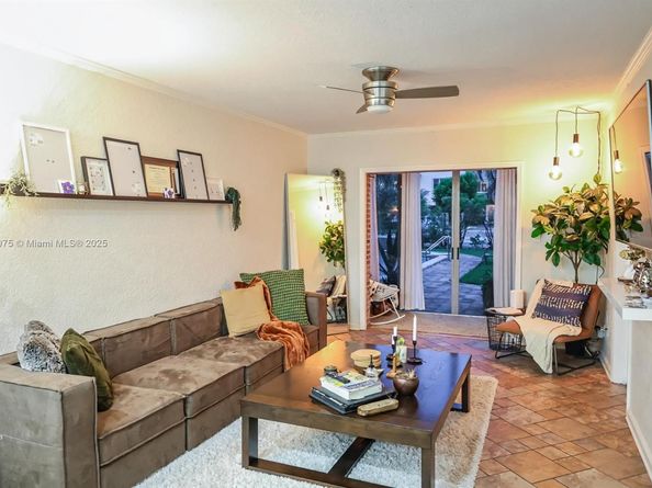 1541 NE 34th Ct 104, Oakland Park FL 33334